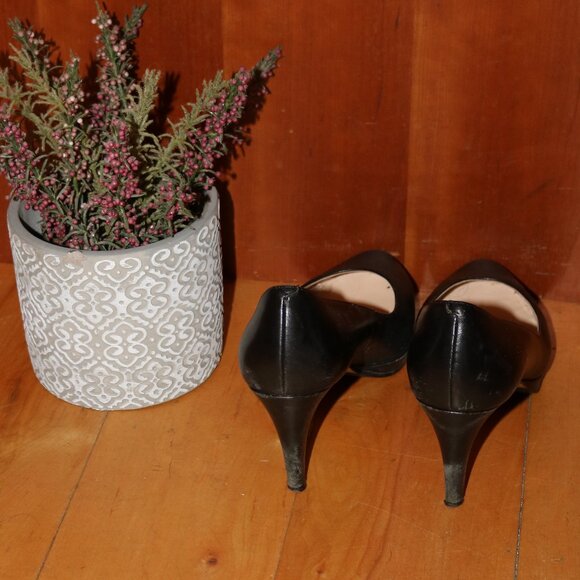 Cole Haan Chelsea Black Leather Platform Classic Heels Sz 7.5 - Picture 5 of 8